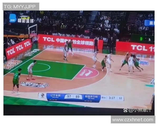 季后赛激烈对决中球队与教练发生严重冲突场面一度失控